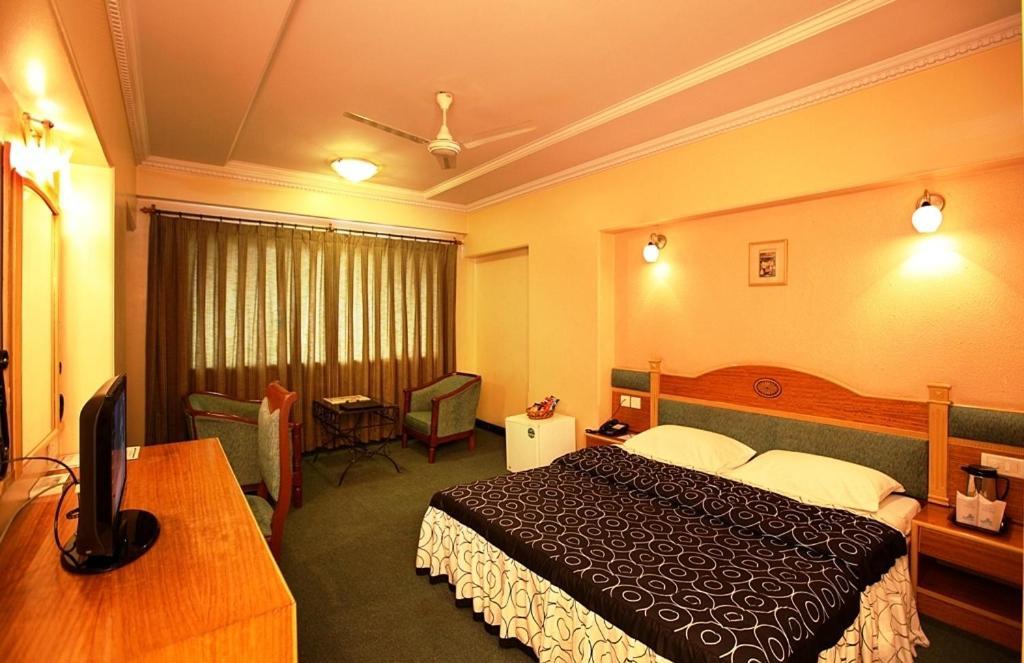 Brijwasi Royal Hotel Mathura Ngoại thất bức ảnh