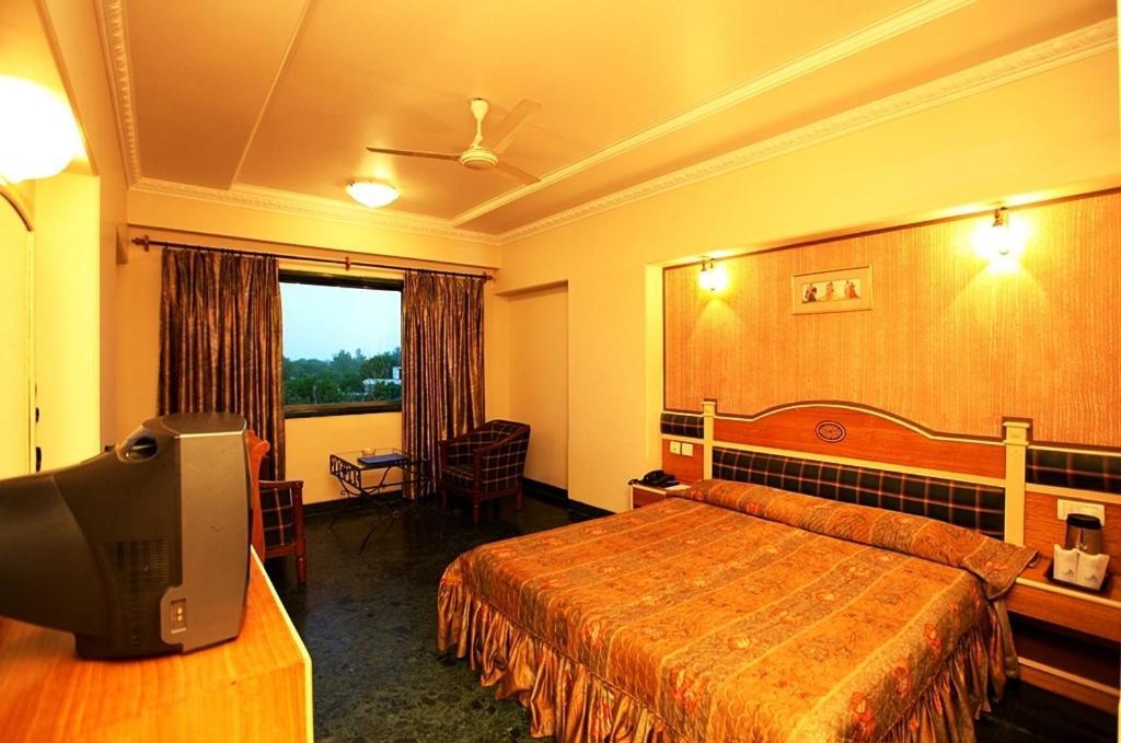 Brijwasi Royal Hotel Mathura Ngoại thất bức ảnh