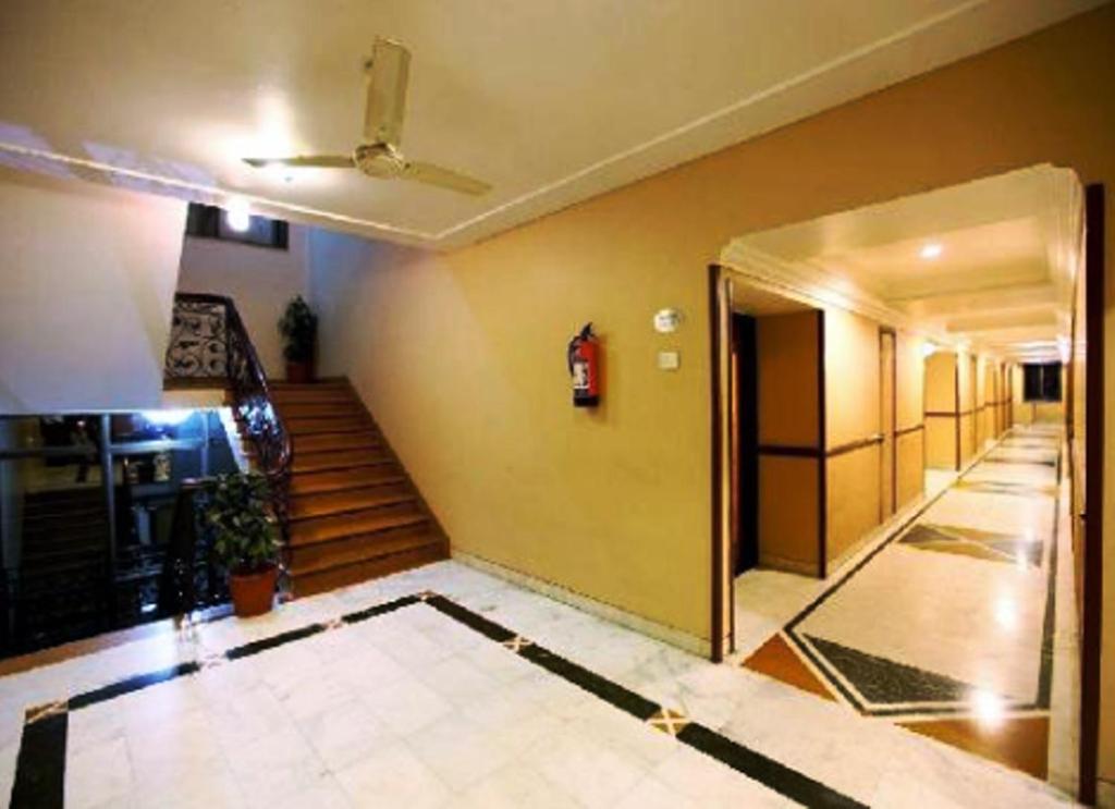 Brijwasi Royal Hotel Mathura Ngoại thất bức ảnh